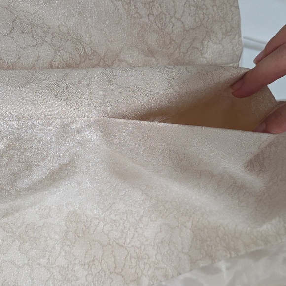 John Meyer Ivory Elegant Cape - Picture 4 of 12